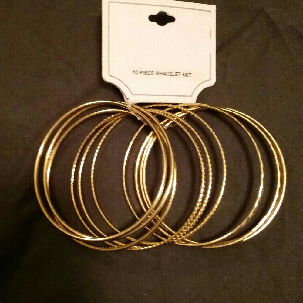 10 piece Goldtone Bracelet set
